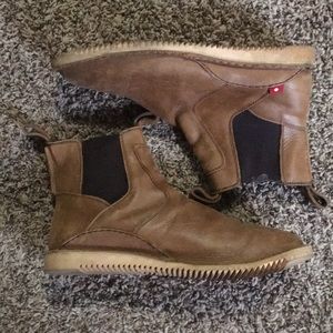 Oliberté Chelsea cut boots size 10